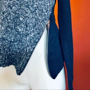 REWIND Zippered sweater with heather sparkles Size Medium